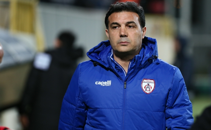 Hasan �zer: 'Ligde kalma ad�na �ok �nemli bir 3 puan ald�k'