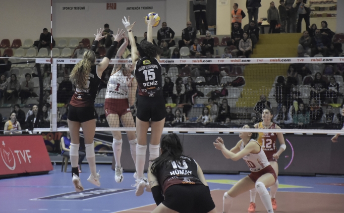 Galatasaray deplasmanda galip!