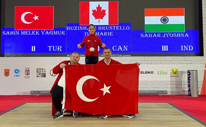 Ya�mur Melek �ahin'den 3 madalya birden