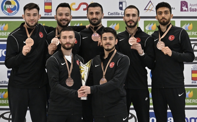 Milli karateciler �spanya'dan 12 madalya ile d�n�yor