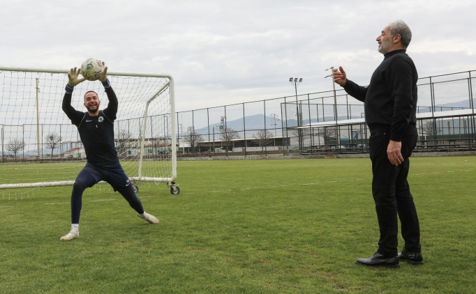 Bora, babas� �anver G�ymen'in yolunda ilerliyor