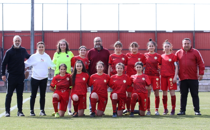 Gen�lerbirli�i'nde kad�n futbolunun merkezi olma �al��malar�