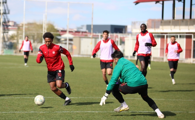 Sivasspor'da, Ba�ak�ehir mesaisi s�r�yor