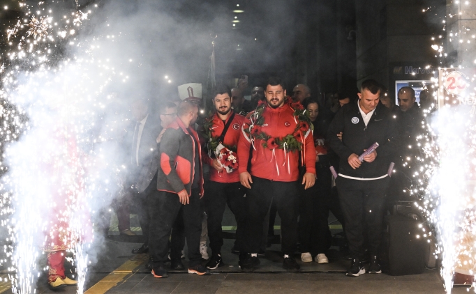 R�za Kayaalp'e ba�kentte co�kulu kar��lama