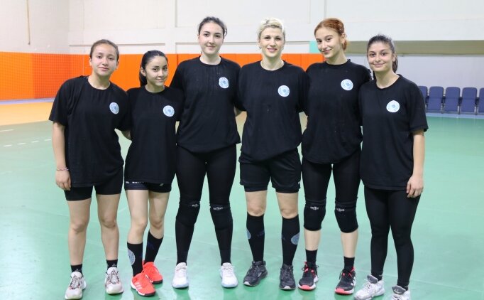 G�rele Belediyespor, gen� yeteneklerle yoluna devam ediyor