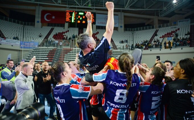 Birol �nsal: 'T�rk hentbolu �eytan�n baca��n� k�rd�'