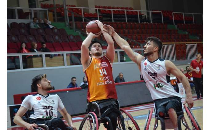 Tekerlekli Sandalye Basketbol S�per Ligi'nde yar� final 2. ma�lar� oynand�!