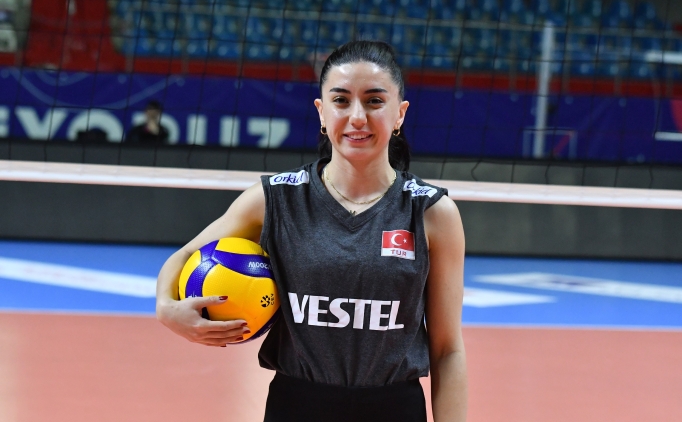 Melis Y�lmaz: 'Santarelli ile �ok s�k� �al���yoruz'