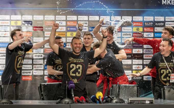 TFF'den �ampiyon Galatasaray'a kutlama