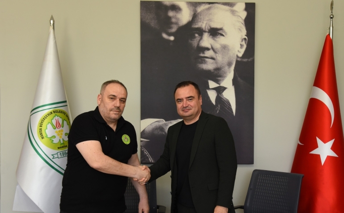 Manisa B�y�k�ehir Belediyespor'un yeni ba�antren�r� Ahmet Kandemir oldu