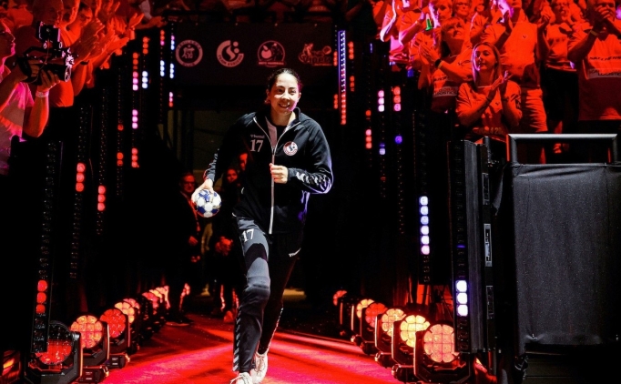 Milli hentbolcu Beyza �rem T�rko�lu, �ampiyonlar Ligi D�rtl� Finali'ne ikinci kez ��kacak