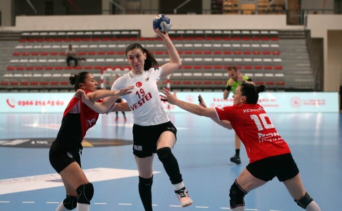 Hentbol Kad�nlar S�per Lig'inde final heyecan� s�r�yor