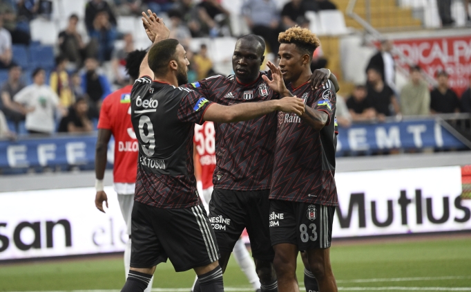 Be�ikta� ikincilik i�in sahaya ��k�yor