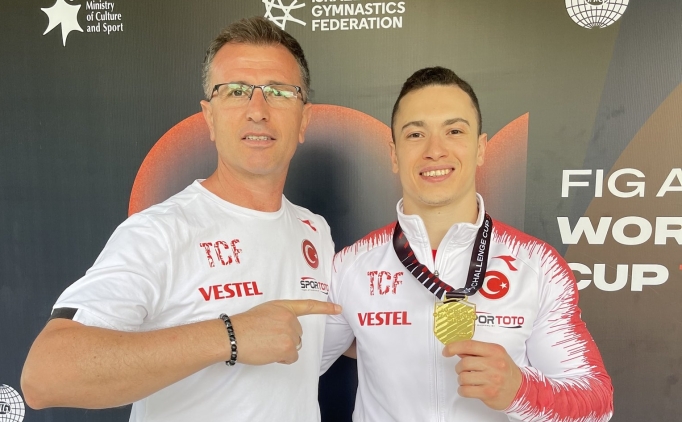 Milli cimnastik�i Ahmet �nder'den alt�n madalya