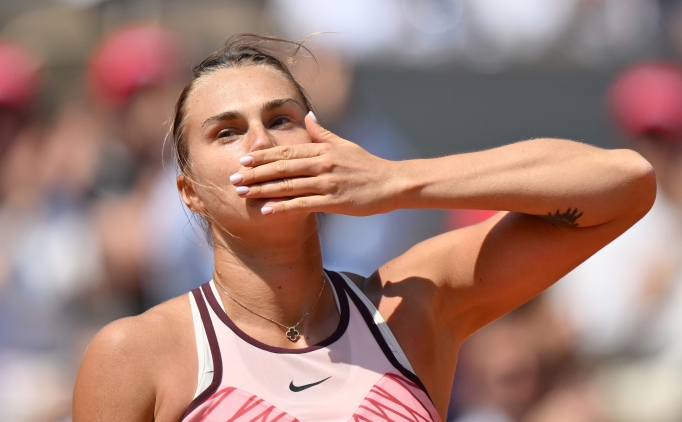 Fransa A��k'ta Sabalenka ile Muchova yar� finale y�kseldi
