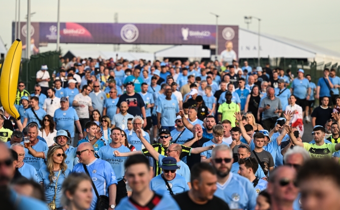 �ampiyonlar Ligi Finali'nde bir taraftar fenala�t�!