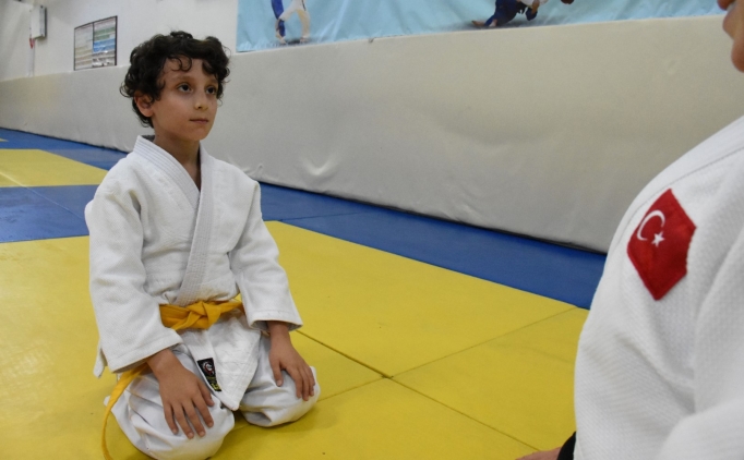 11 ya��ndaki Kerem, judocu dedesinin izinde