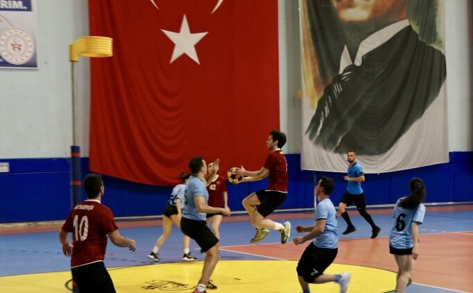 Korfbol Ligi m�sabakalar� Kocaeli'de yap�ld�