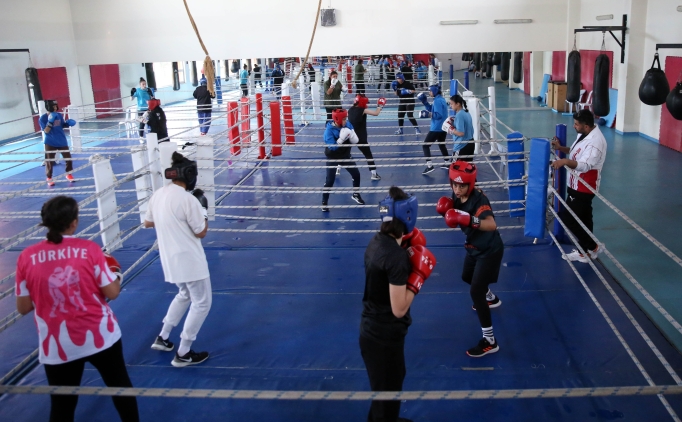 Y�ld�z Kad�n Boks Milli Tak�m�, Kastamonu'da kampa girdi