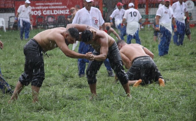 K�rkp�nar'da ikinci g�n sona erdi