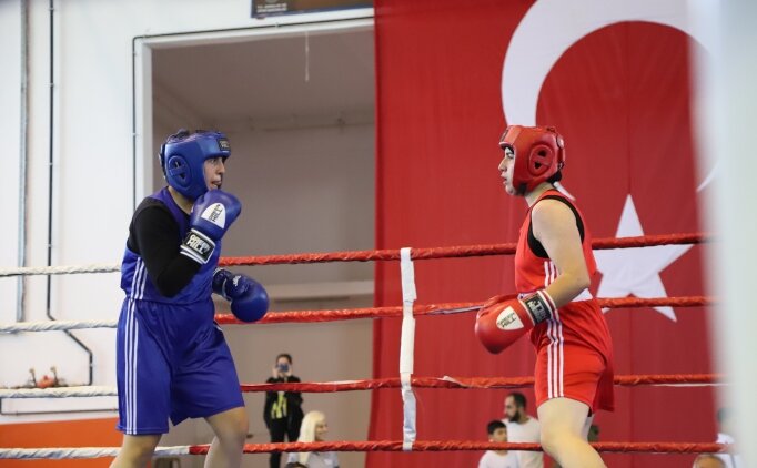 �st Minikler T�rkiye Ferdi Boks �ampiyonas� Kars'ta ba�lad�
