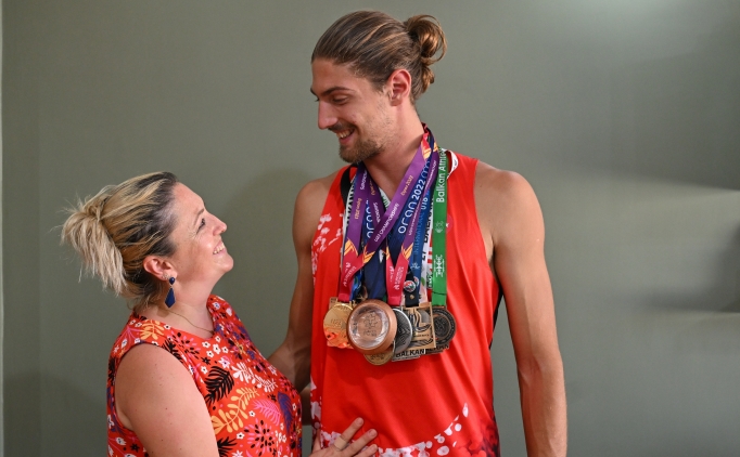 Milli atlet �smail Nezir pistlerde, ailesi evde ayn� heyecan� ya��yor