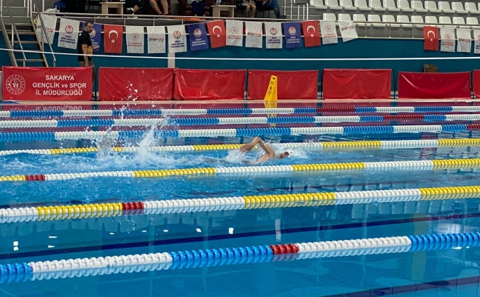 G�rme Engelliler T�rkiye Y�zme �ampiyonas� Sakarya'da sona erdi