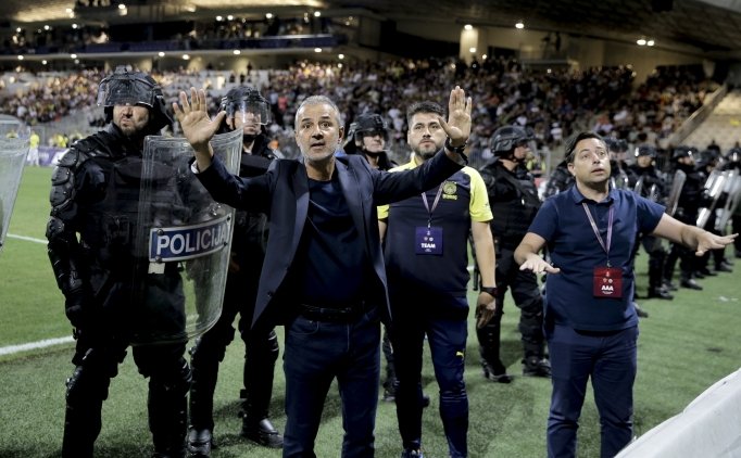 UEFA'dan Fenerbah�e'ye ceza!
