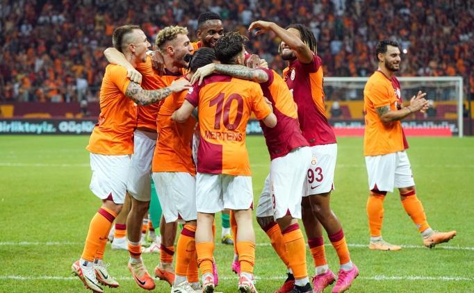 Galatasaray'da savunma ge�it vermiyor