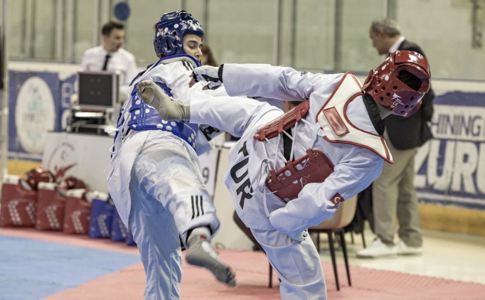 Zekeriya Tutar �mitler T�rkiye Tekvando �ampiyonas� ba�lad�