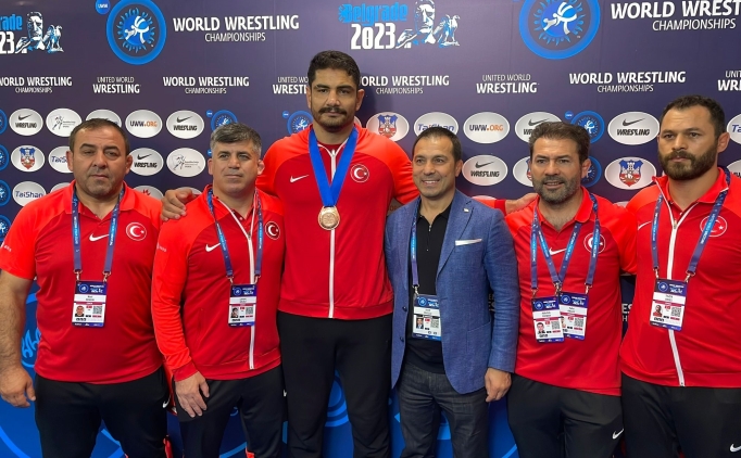 Taha Akg�l'den alt�n madalya s�z�