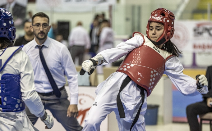 Zekeriya Tutar �mitler T�rkiye Tekvando �ampiyonas� devam ediyor