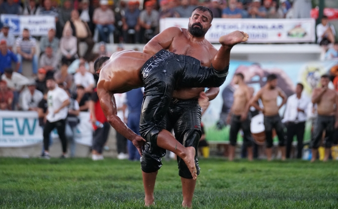 �orum'da ba�pehlivan Mustafa Do�an oldu