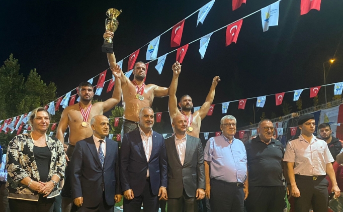 H�seyin G�m��alan ba�pehlivan oldu