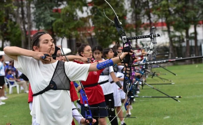 Ok�uluk heyecan� Antalya'da ya�and�