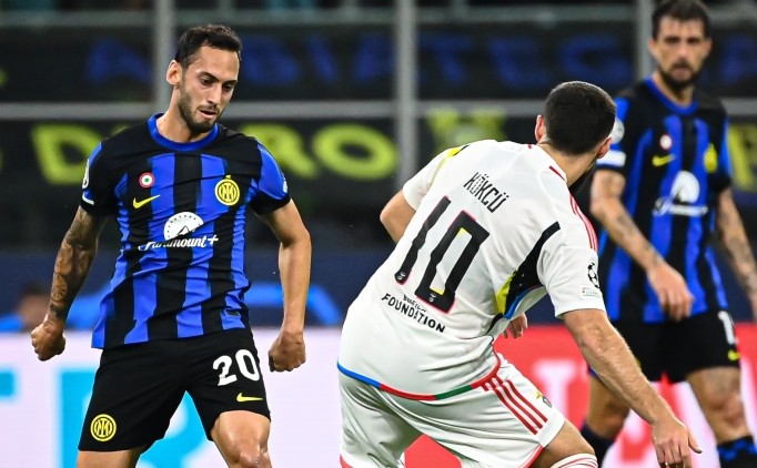 Hakan �alhano�lu sevindi, Orkun K�k�� �z�ld�!