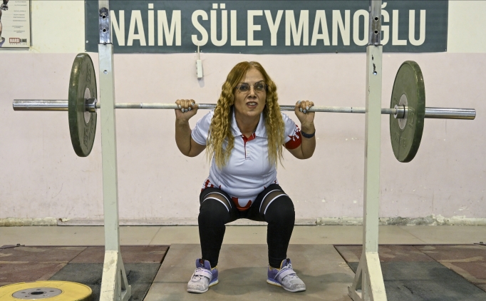 Engelini a�an milli halterci yeniden d�nya �ampiyonu olmak istiyor