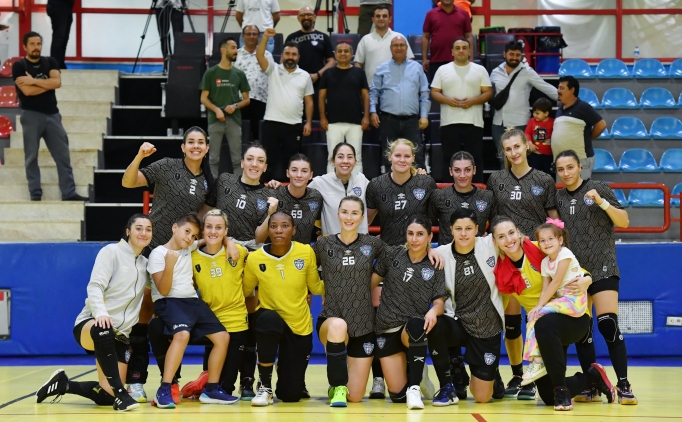 Konyaalt� Belediyespor, Aksaray'� farkl� ge�ti