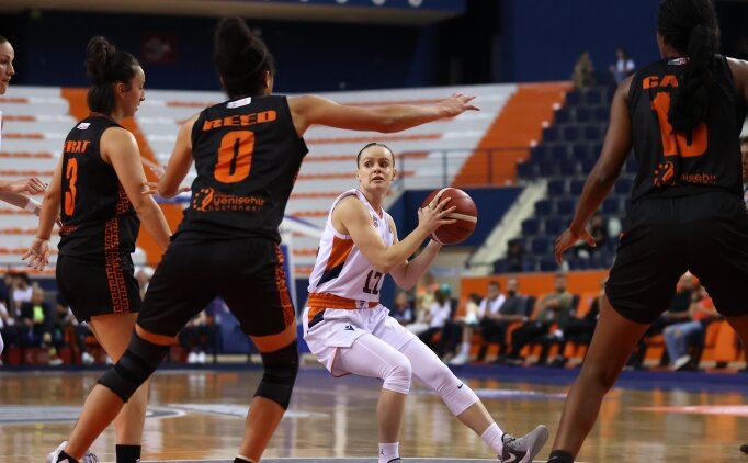 �BK Mersin evinde �ok rahat: 72-51