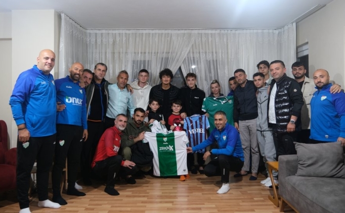 Bursaspor'dan minik Yusuf Emir'e ziyaret