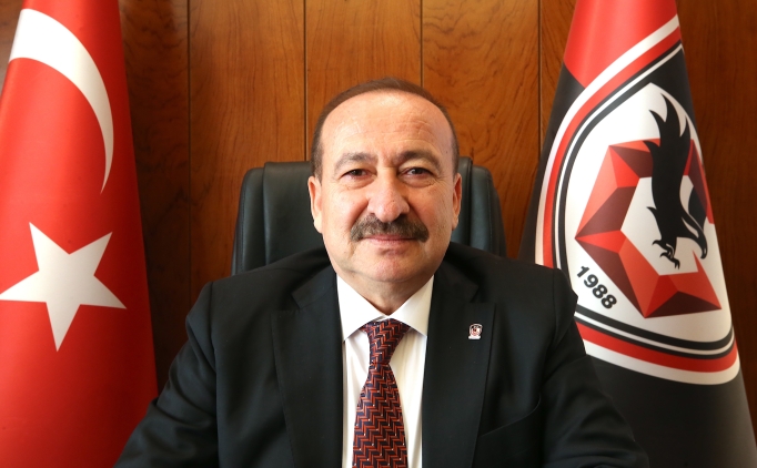 Memik Y�lmaz: 'Hakemleri art�-eksiyle ele�tirmek laz�m'