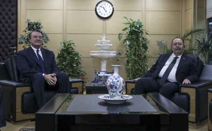 Hasan Arat'tan YSK Ba�kan� Ahmet Yener'e ziyaret