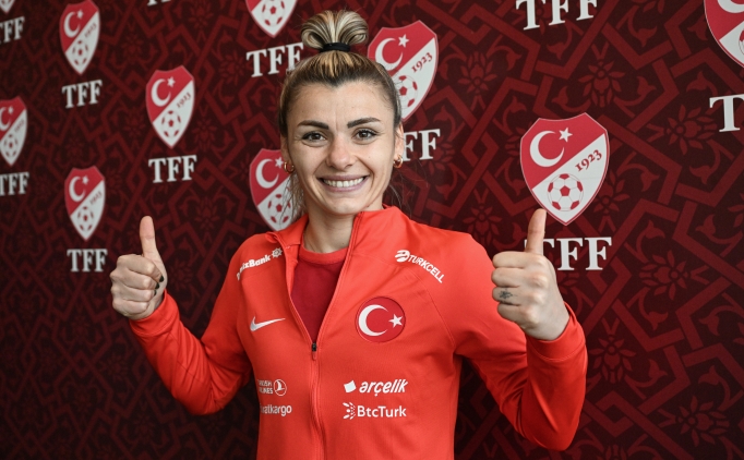 Milli kaleci Selda Akg�z'�n favorileri Muslera ve U�urcan