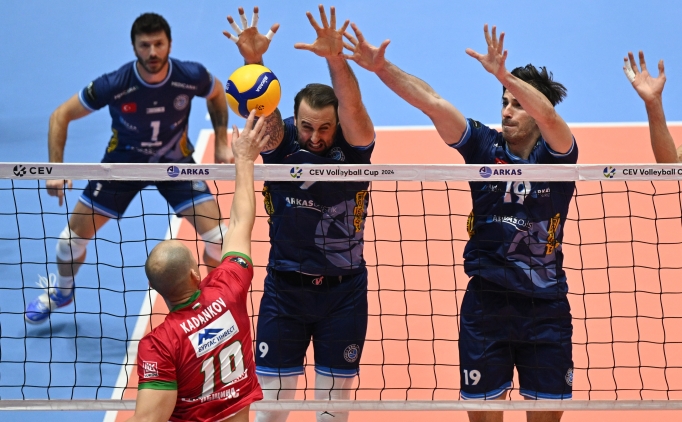 Arkasspor evinde g�le oynaya!