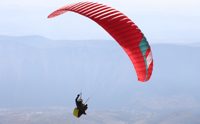 Frans�z sporcu Ad�yaman'da yama� para��t� u�u�lar�na kat�ld�