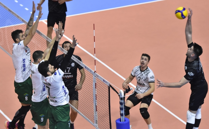 Bursa B�y�k�ehir, Hatay'� 4 sette ge�ti