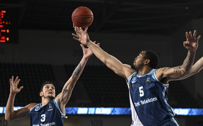 T�rk Telekom sahas�nda farkl� kazand�