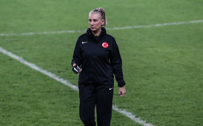 Kad�n Milli Tak�m�'nda teknik direkt�r Necla G�ng�r hedefi koydu