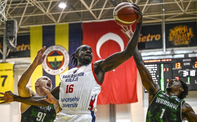 Bah�e�ehir Koleji 100 say�yla kazand�