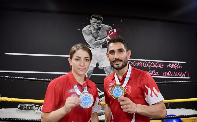 Milli kick boks�ular, D�nya �ampiyonas�'nda gururland�